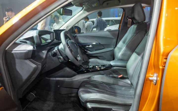 Peugeot 2008 - 08